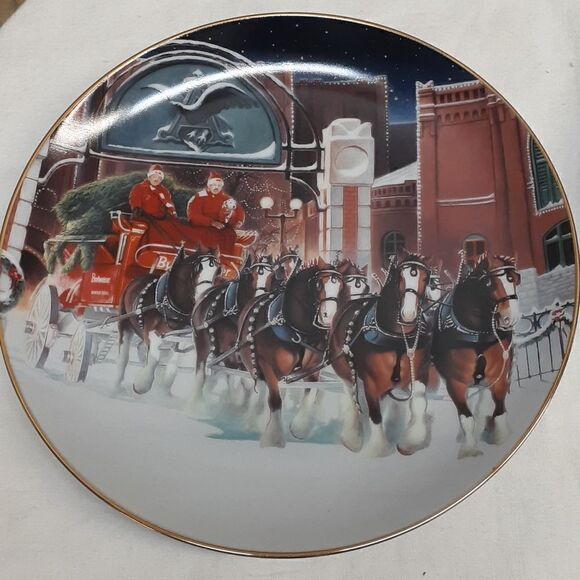 1997 Anheuser Busch Home For The Holidays Plate #4695 - Picture 1 of 4